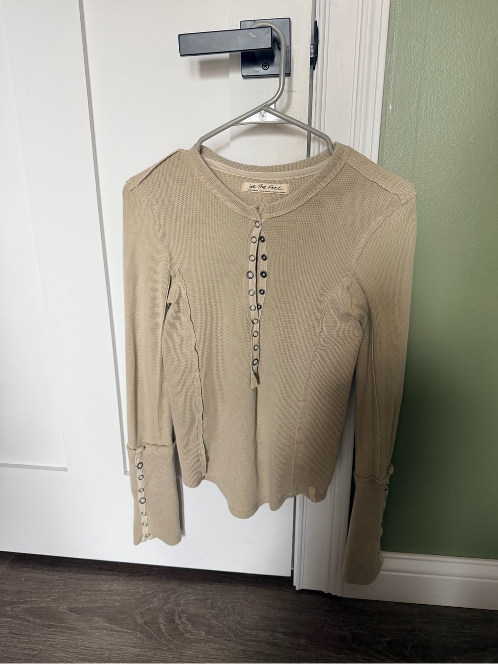 We The Free Taupe Long-Sleeve Ribbed Henley Top